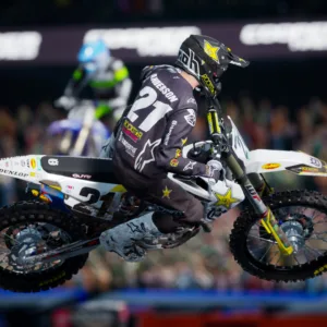 Monster Energy Supercross - The Official Videogame 4 [PS4] - изображение 2